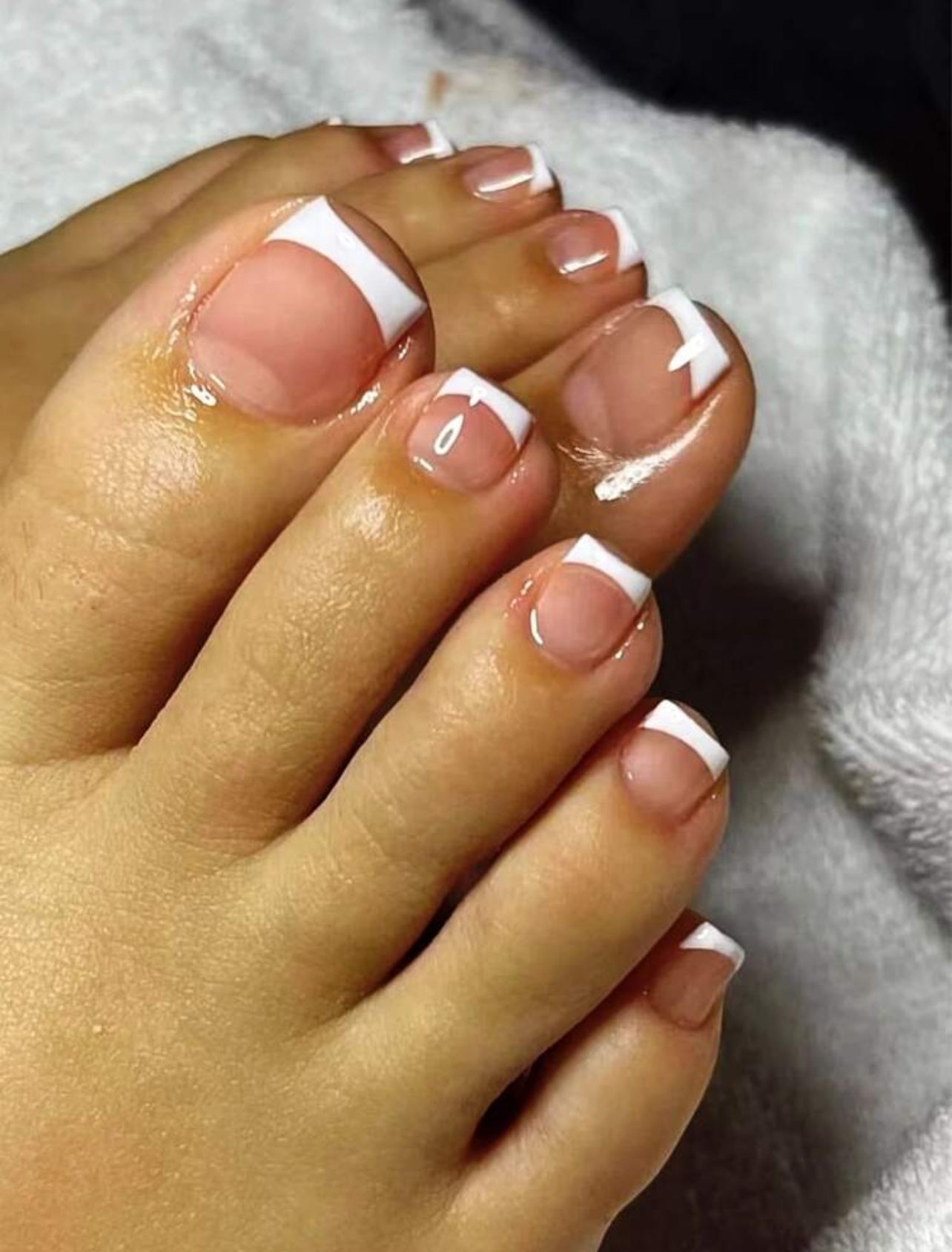Ongles pieds French White