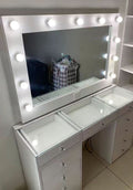 Coiffeuse vitrine avec bordure