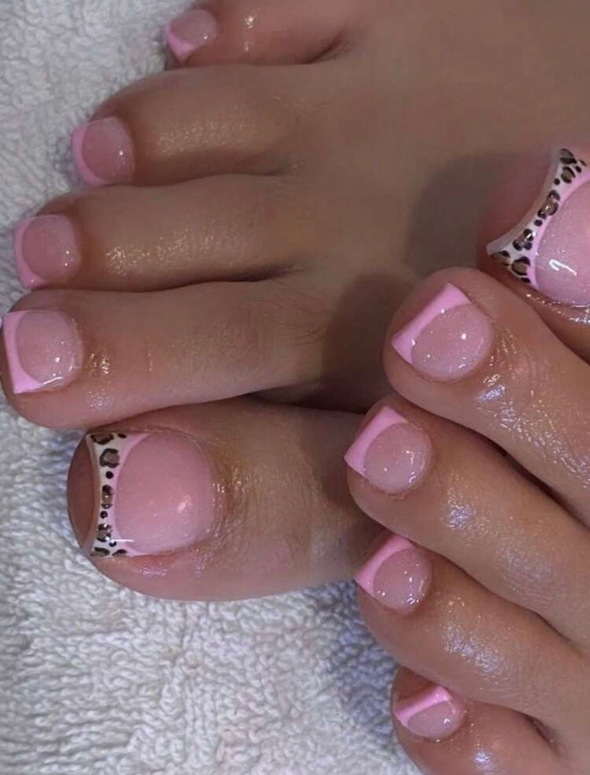 Ongles pied pink hello kitty