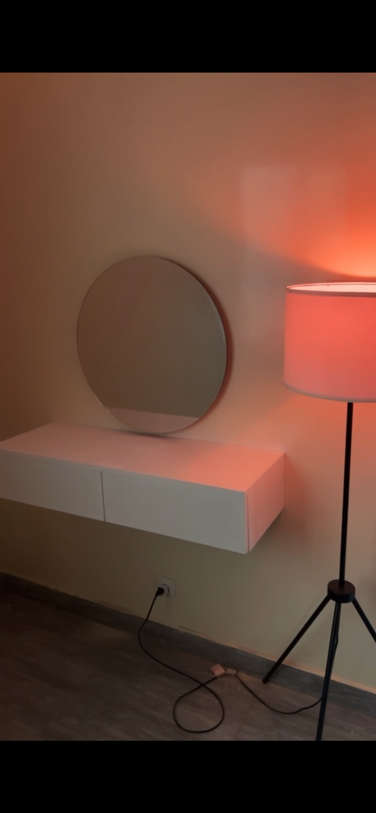 Meubles suspendu/ miroir