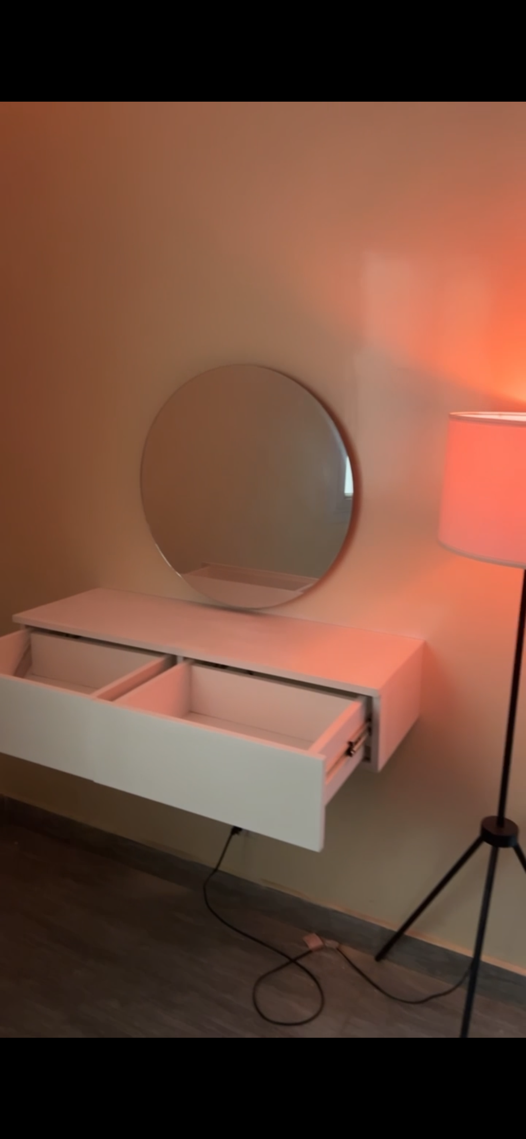 Meubles suspendu/ miroir